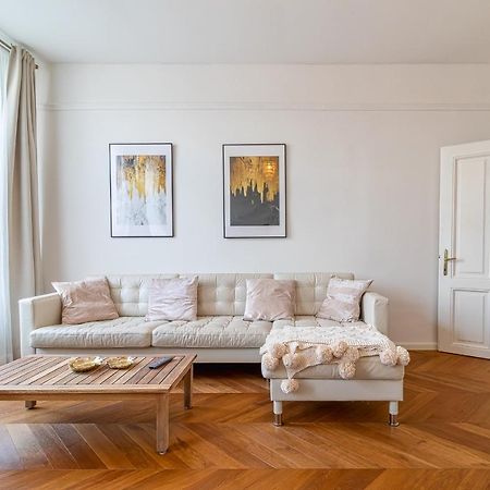 Trendy Apartment In Central Bratislava Exteriör bild