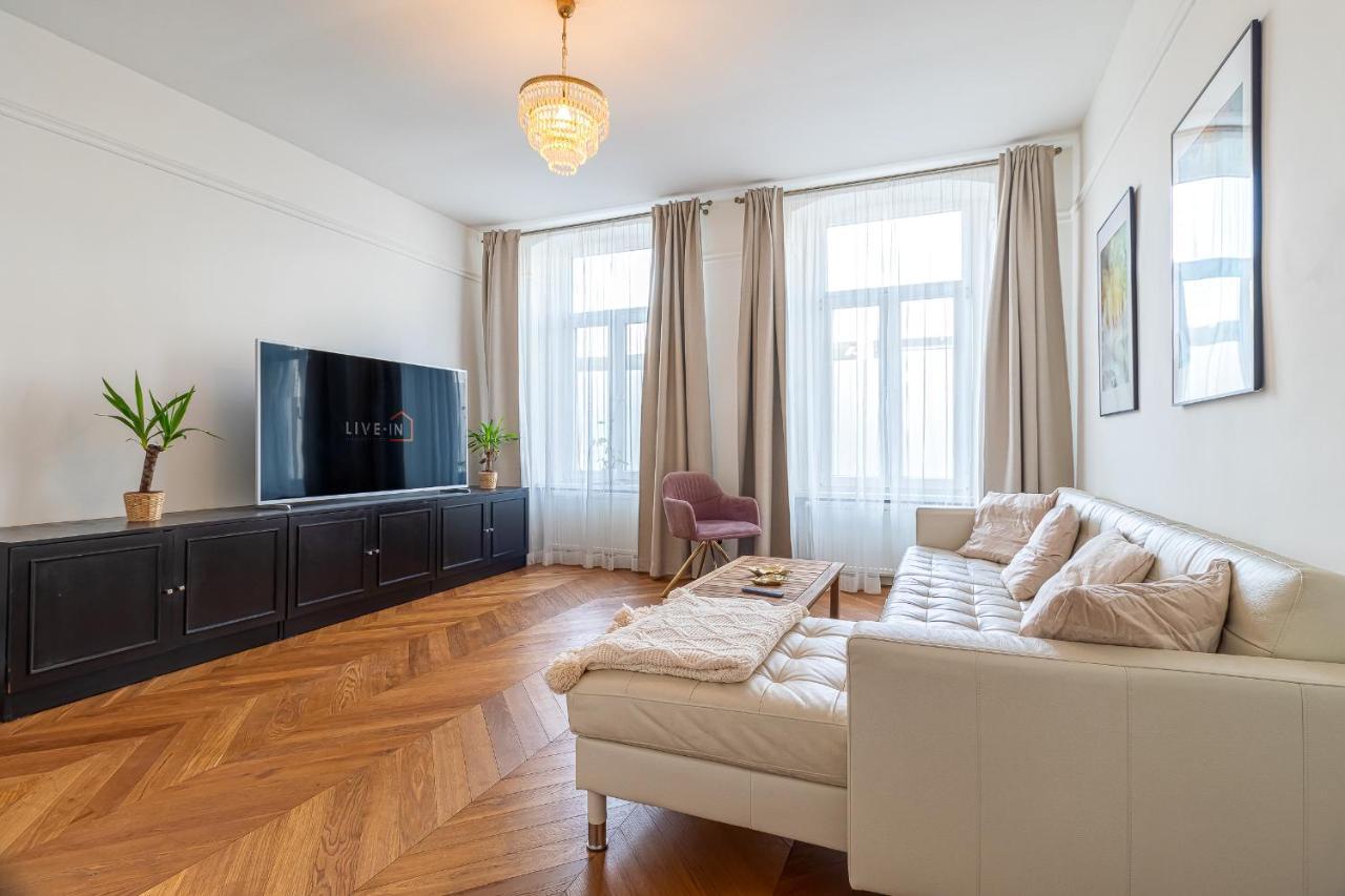 Trendy Apartment In Central Bratislava Exteriör bild