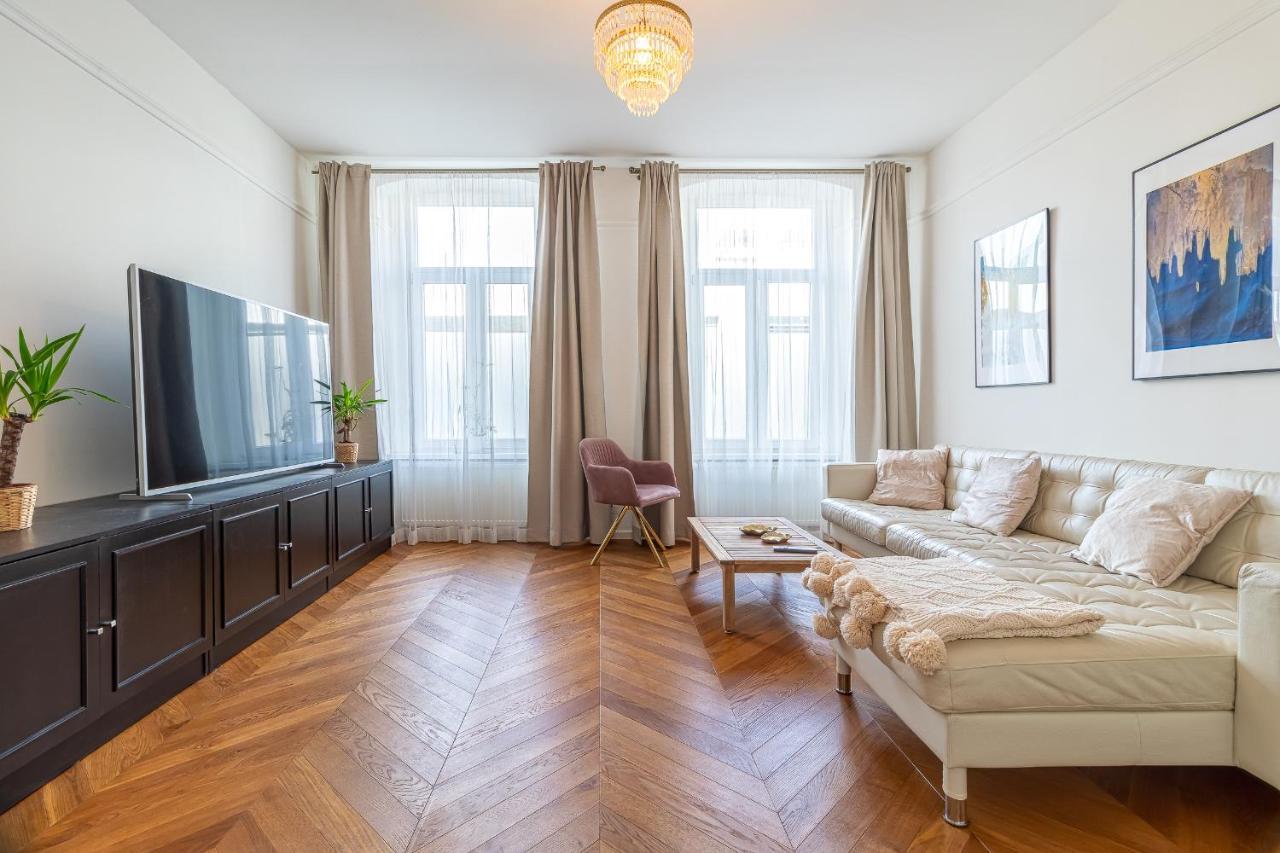 Trendy Apartment In Central Bratislava Exteriör bild