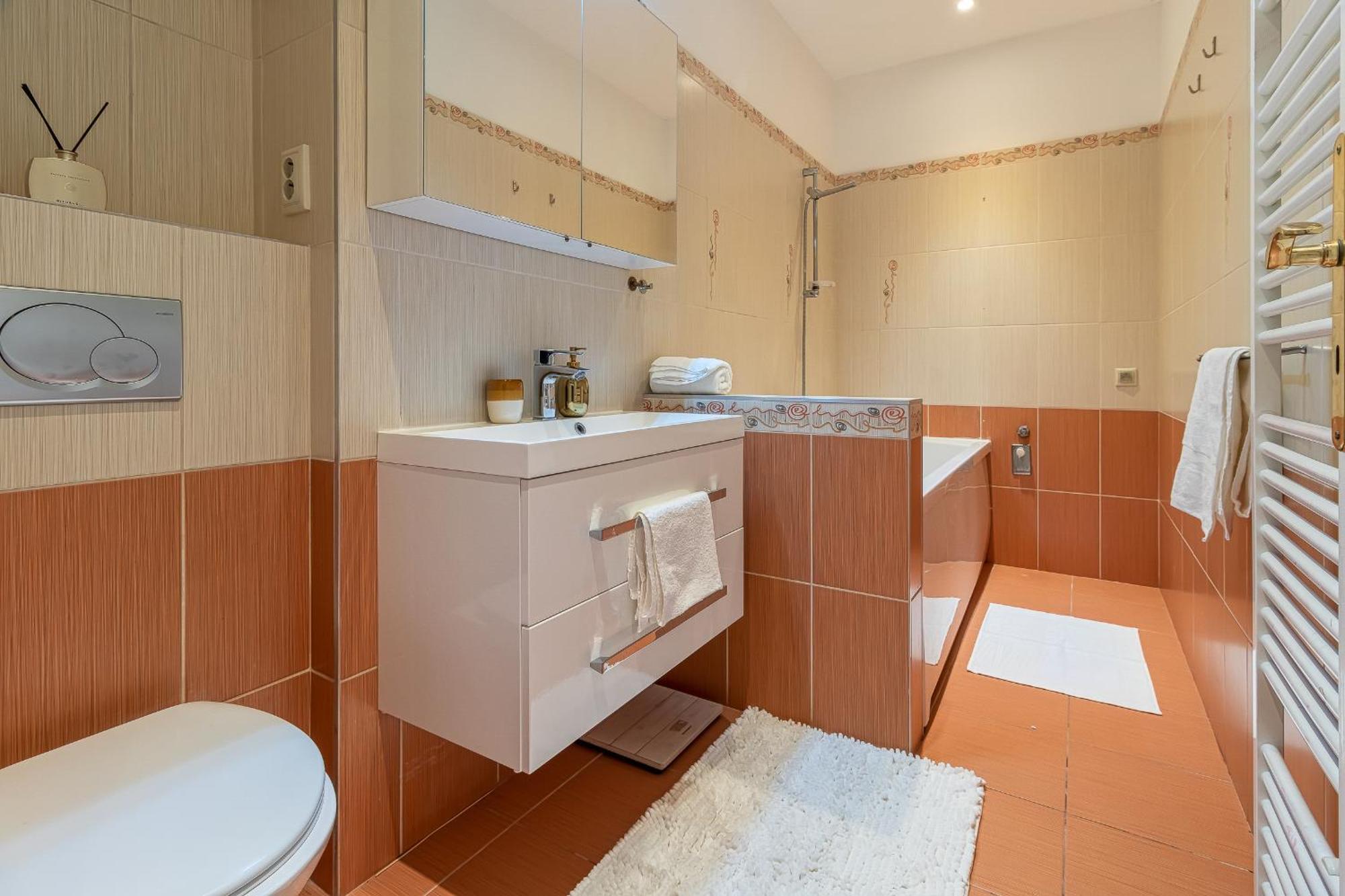 Trendy Apartment In Central Bratislava Exteriör bild